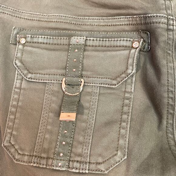 WHBM Olive Jeweled & Beaded Detail Ankle Cuffed Casual Pants Women Sz 0R - Picture 4 of 8